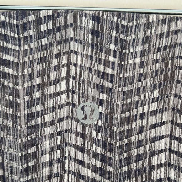 Lululemon - Picture 4 of 11